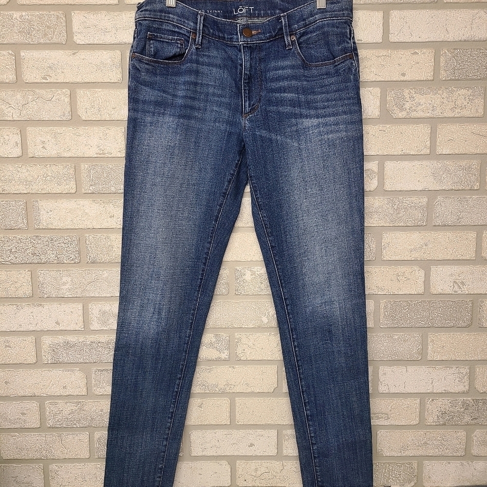 LOFT Relaxed Skinny Jeans Size 28/6